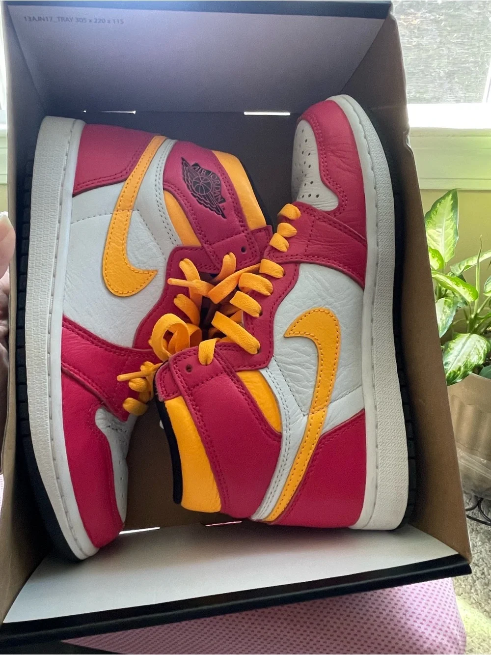 Air Jordan 1 Retro High OG 'Light Fusion Red' Size 7 men’s